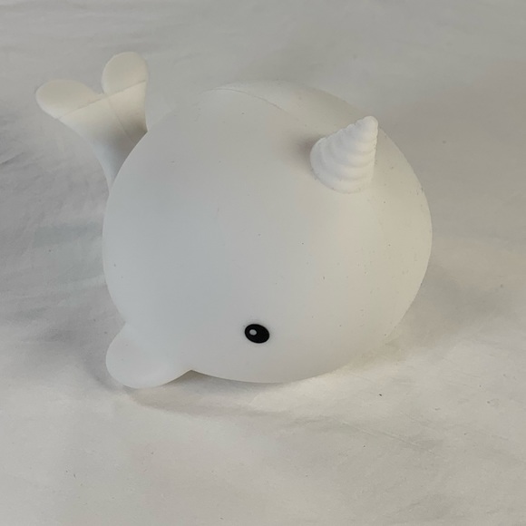 Baby Whale 🐳 USB Chargeable Color Changing Night Light Desk‎ Lamp Kids Room - Picture 10 of 11